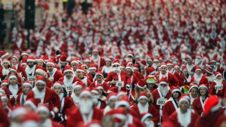 Sponsors needed as thousands of Santas take to the streets to support the Glendale Fire Charities